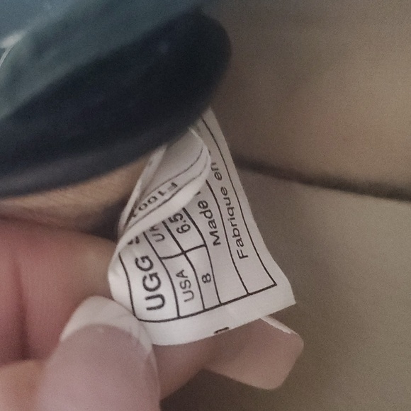 Ugg 8 - Picture 6 of 6